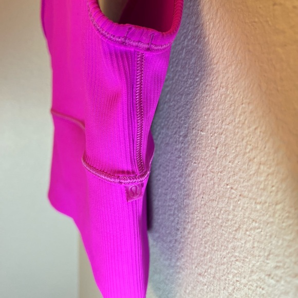 Lulu Lemon Cropped Ribbed Reversible Tank - Picture 3 of 3